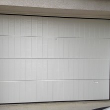 Réalisation d'une porte de garage manuelle PVC BPSC Océane