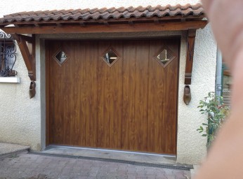 Porte de garage electrique en bois haut de gamme BPSC Océane