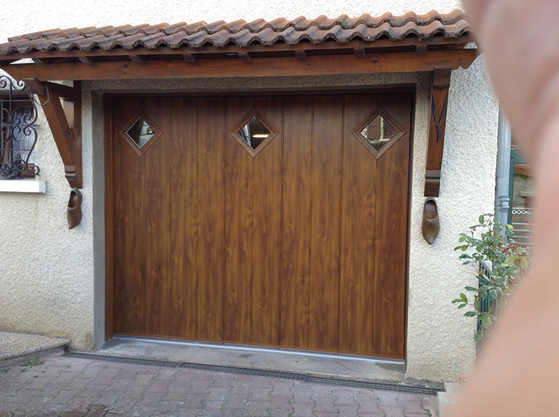 Porte de garage electrique en bois haut de gamme BPSC Océane